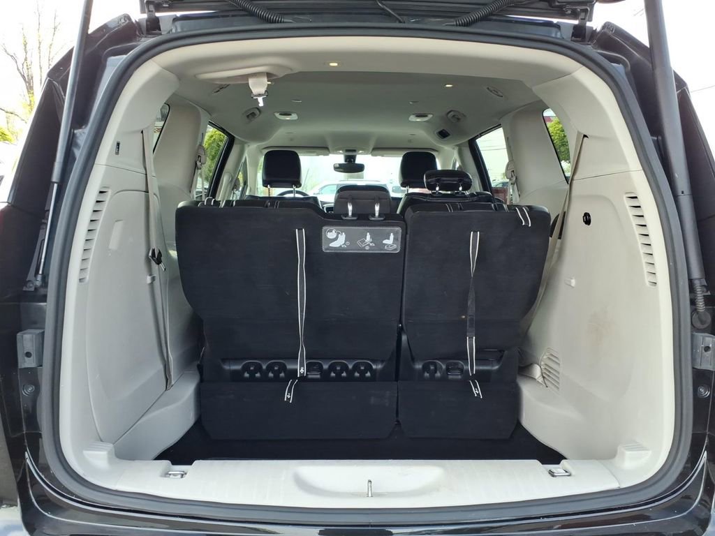Used 2020 Chrysler Voyager Lxi FWD image 17