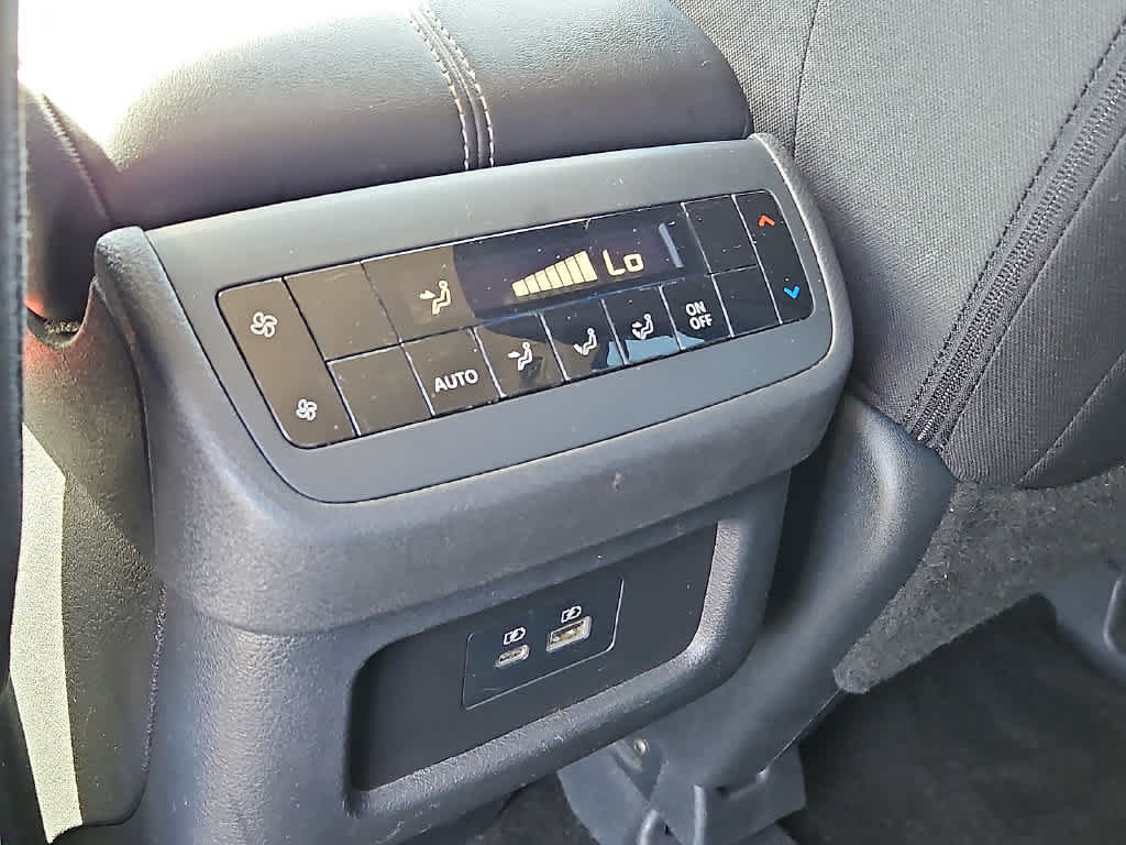Used 2025 Nissan Pathfinder SV FWD image 26