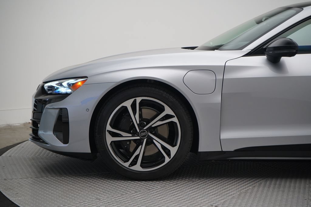 Used 2023 Audi e-tron GT Prestige AWD/4WD image 2