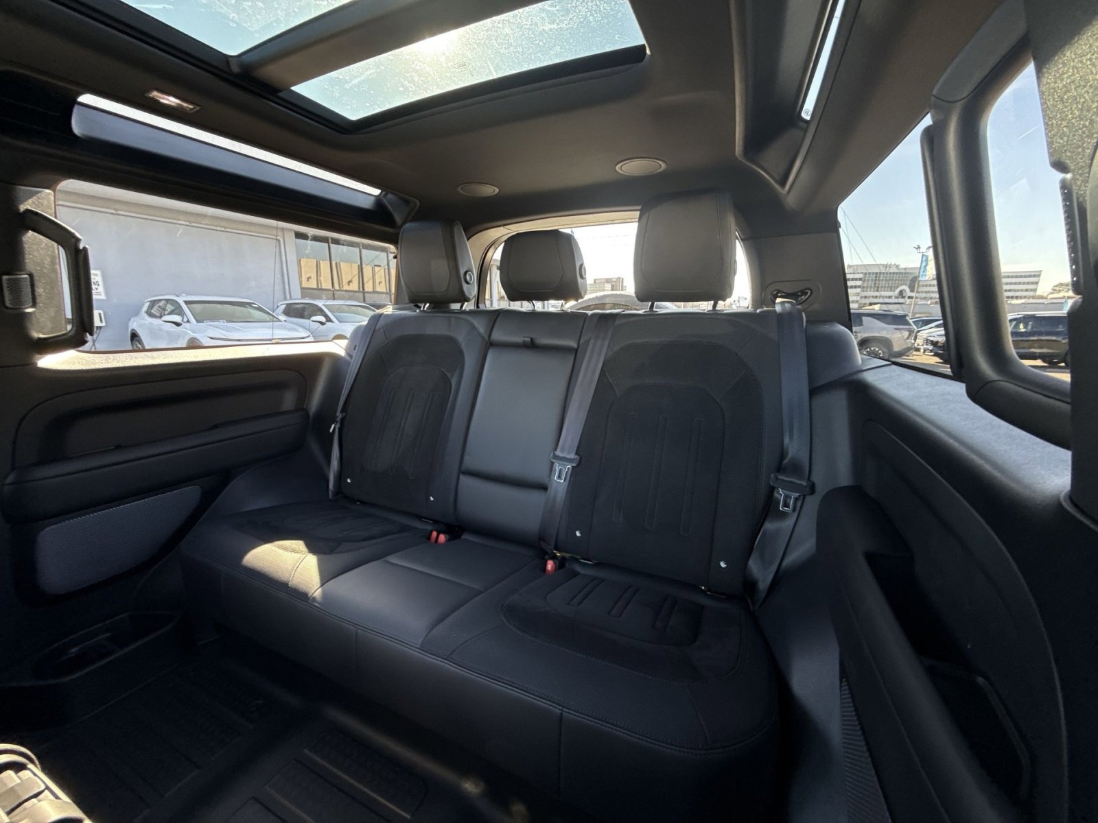 Used 2022 Land Rover Defender 90 V8 image 25