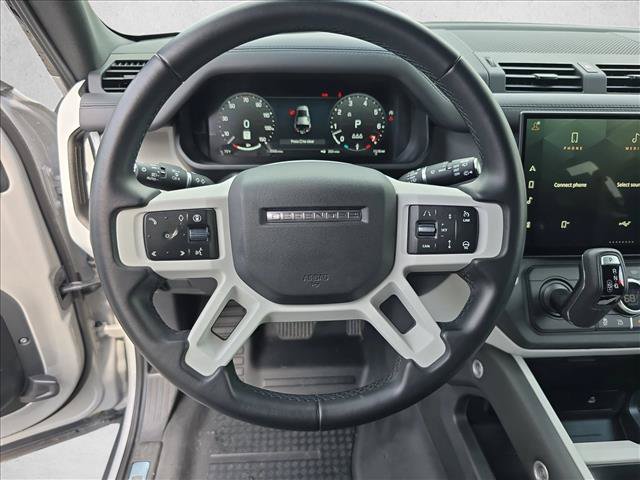 Used 2026 Land Rover Defender 110 X-Dynamic SE AWD/4WD image 18
