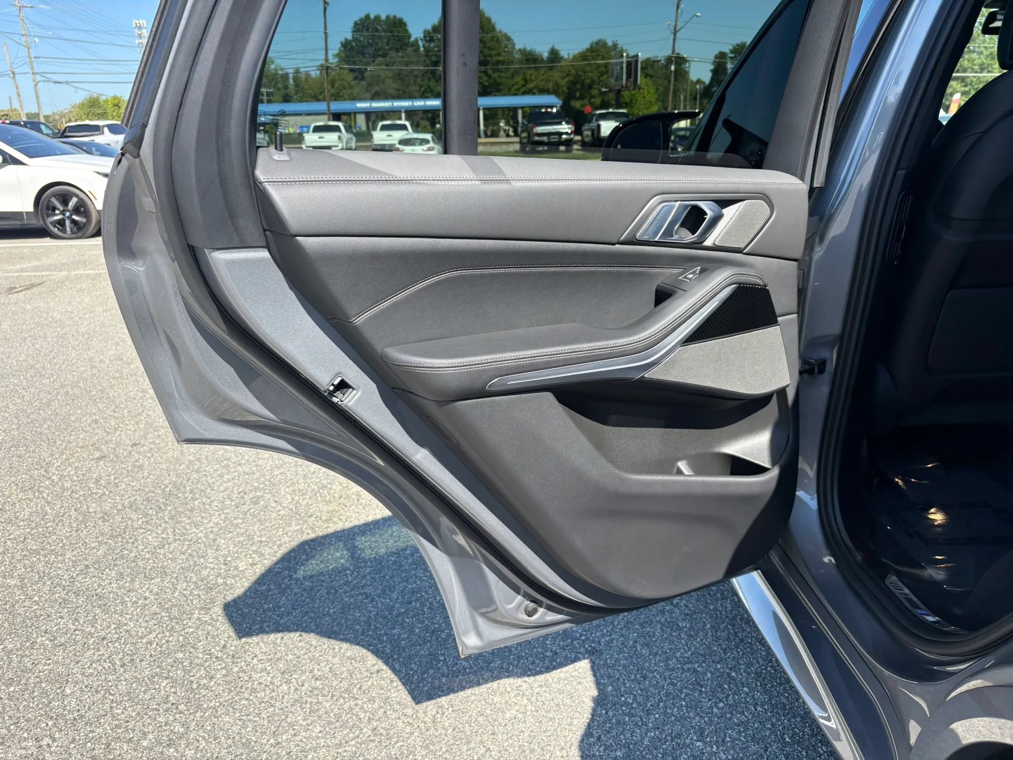 Used 2024 BMW X5 M60i w/ Climate Comfort Package AWD/4WD image 11