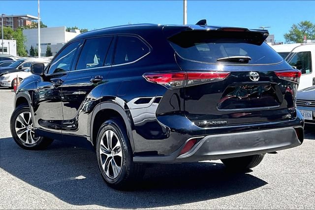 Used 2021 Toyota Highlander XLE FWD image 10