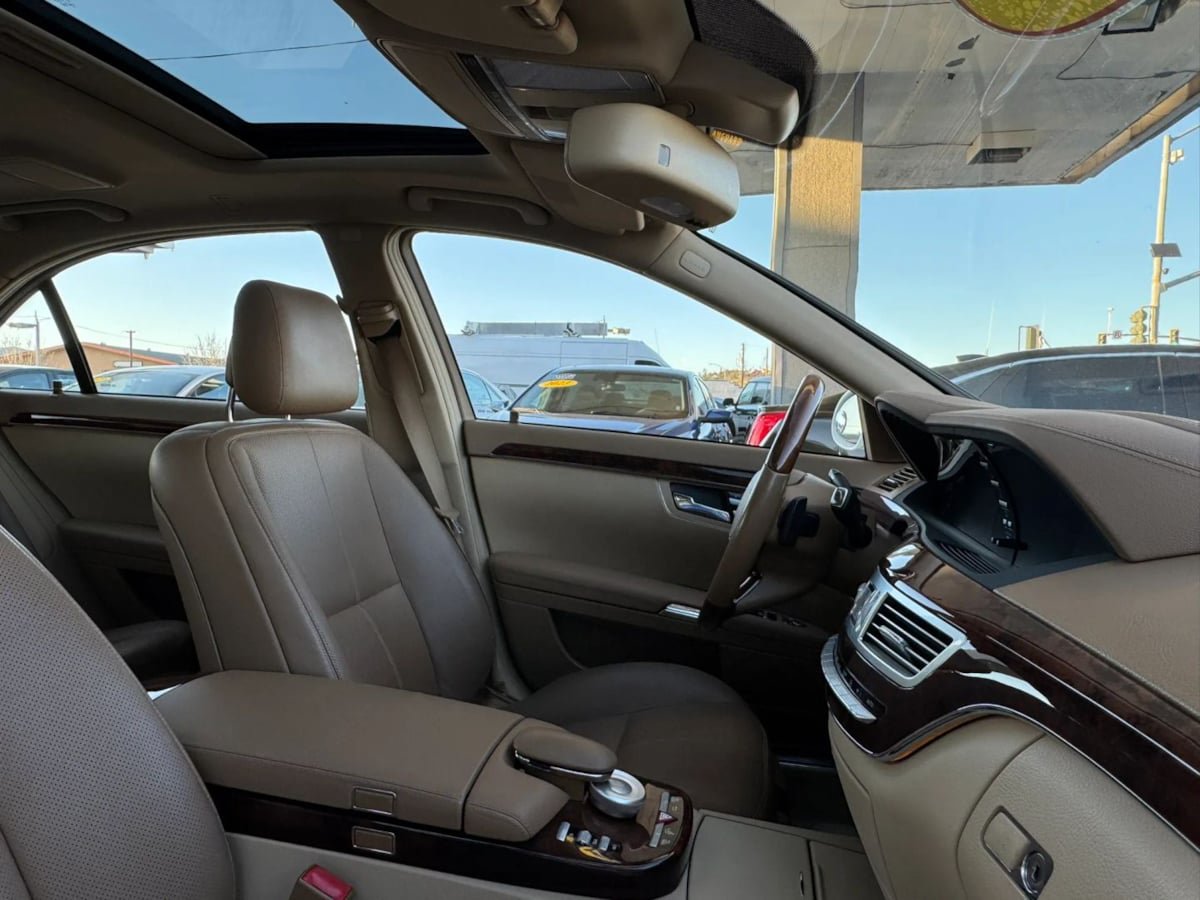 Used 2009 Mercedes-Benz S 550 image 19