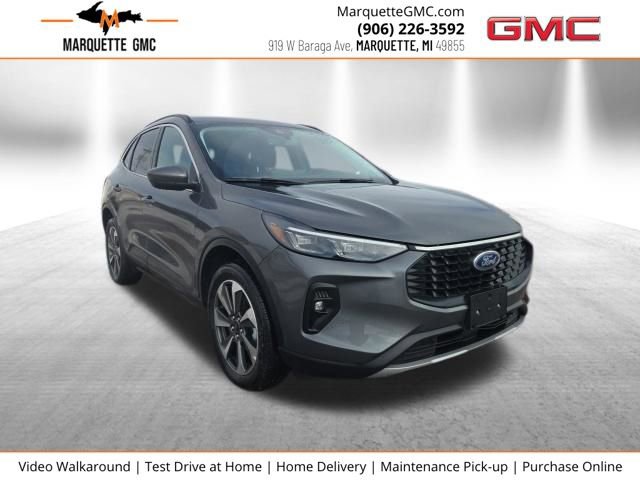 Used 2025 Ford Escape Platinum image 1