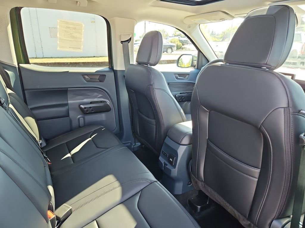 New 2025 Ford Maverick Lariat w/ Black Appearance Package image 31