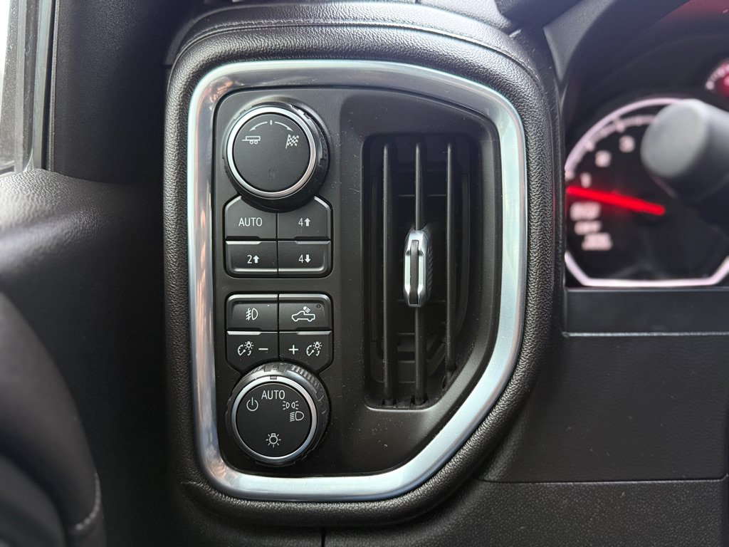Used 2019 Chevrolet Silverado 1500 LT Trail Boss AWD/4WD image 16