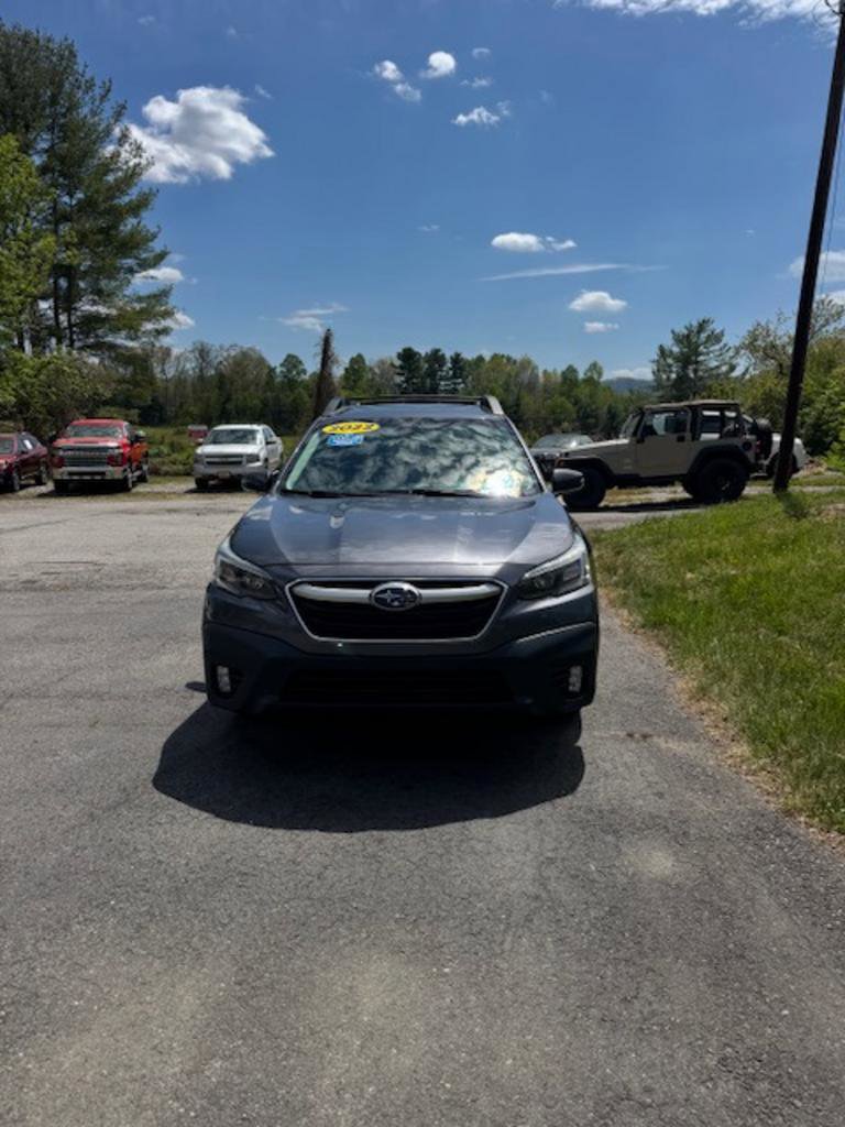 Used 2022 Subaru Outback Premium AWD/4WD image 2