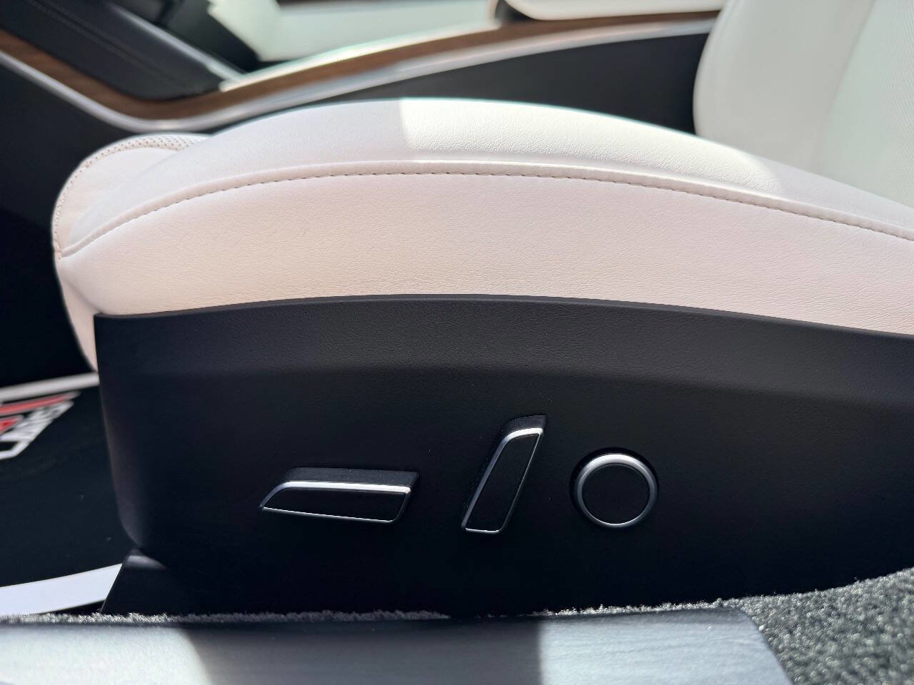 Used 2022 Tesla Model S image 16