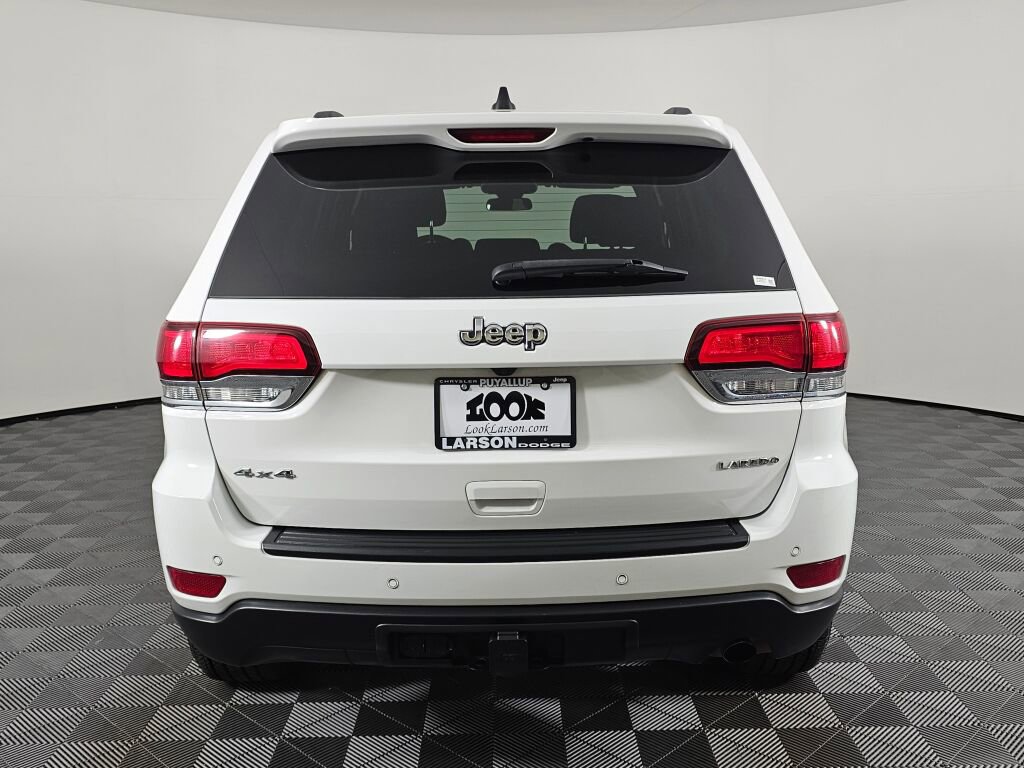 Used 2021 Jeep Grand Cherokee Laredo AWD/4WD image 4