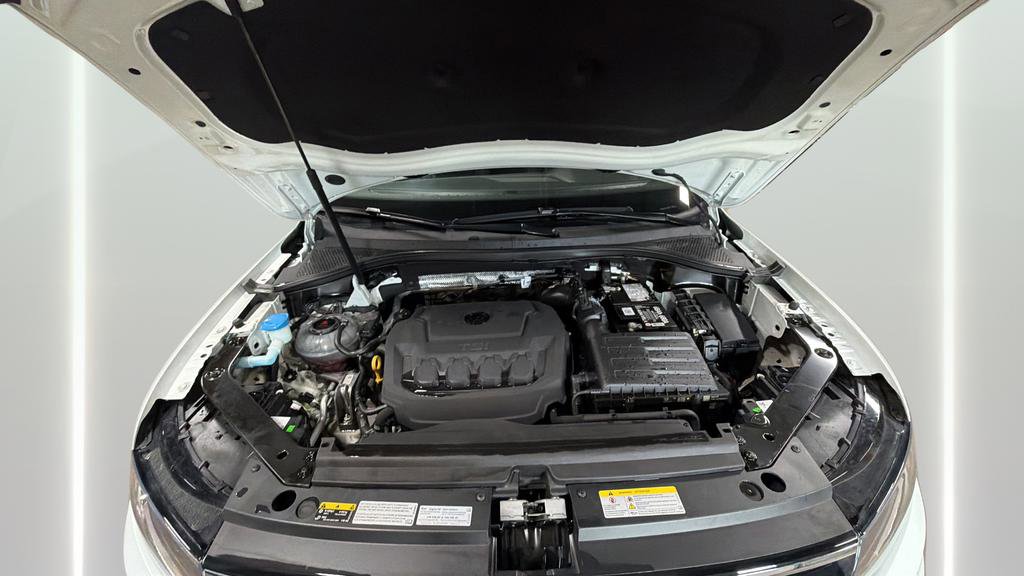 Used 2022 Volkswagen Tiguan SE R-Line image 26