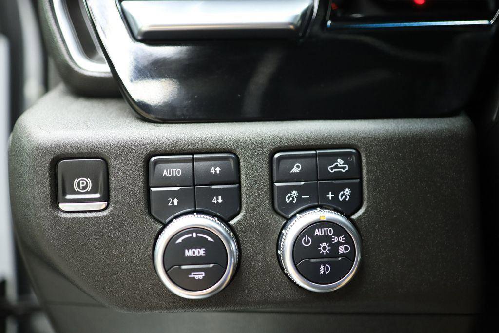 Used 2024 GMC Sierra 3500 SLT image 42