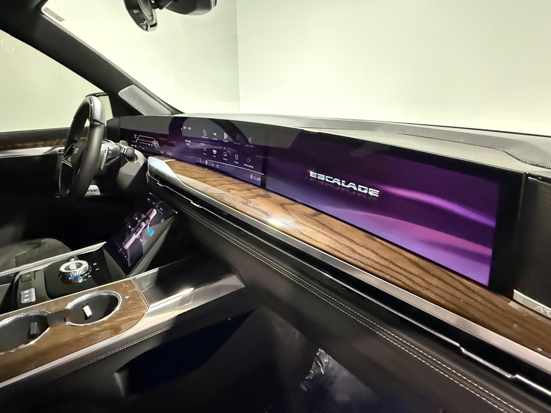 Used 2025 Cadillac Escalade Sport Platinum w/ LPO, ONYX Package image 51