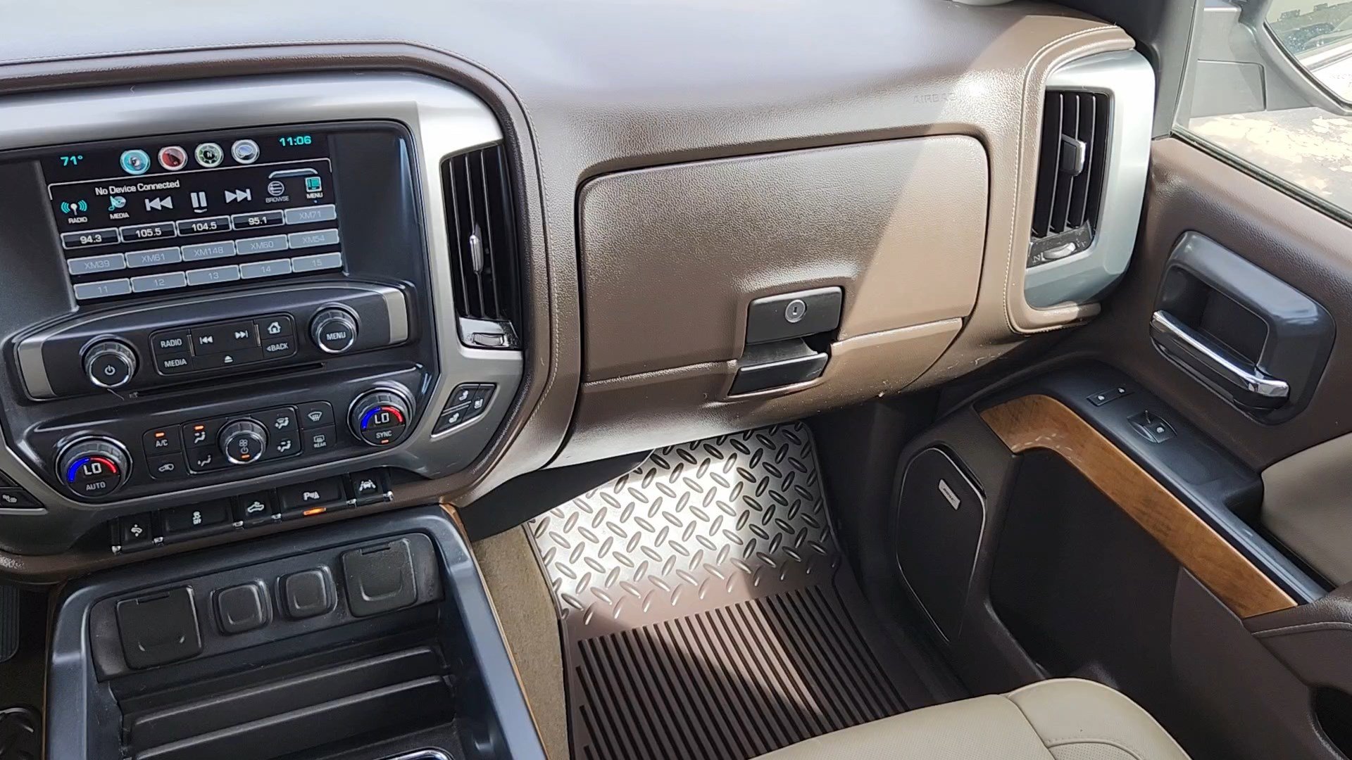 Used 2016 Chevrolet Silverado 1500 LTZ w/ LTZ Plus Package AWD/4WD image 6