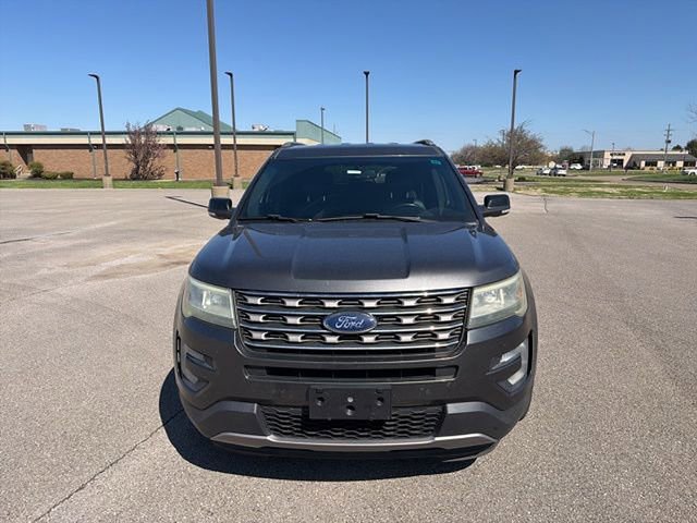 Used 2017 Ford Explorer XLT w/ Equipment Group 202A image 9