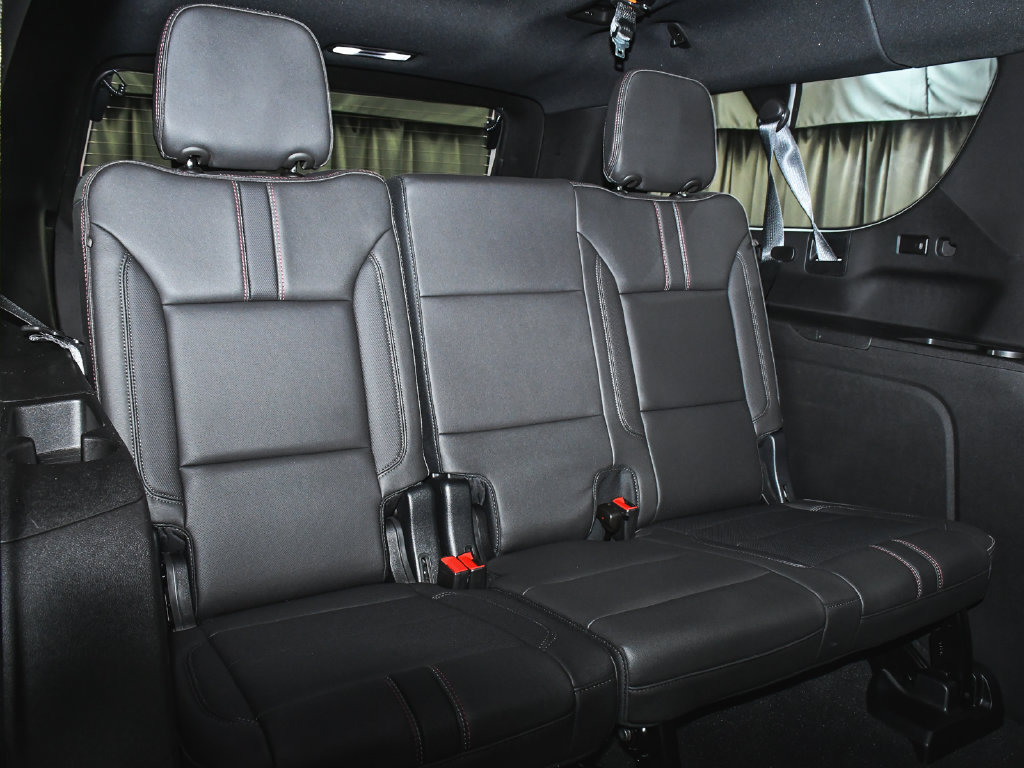 Used 2024 Chevrolet Suburban RST w/ Luxury Package AWD/4WD image 55