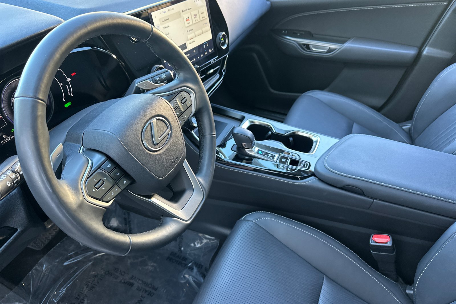 Used 2024 Lexus NX 350h AWD image 4
