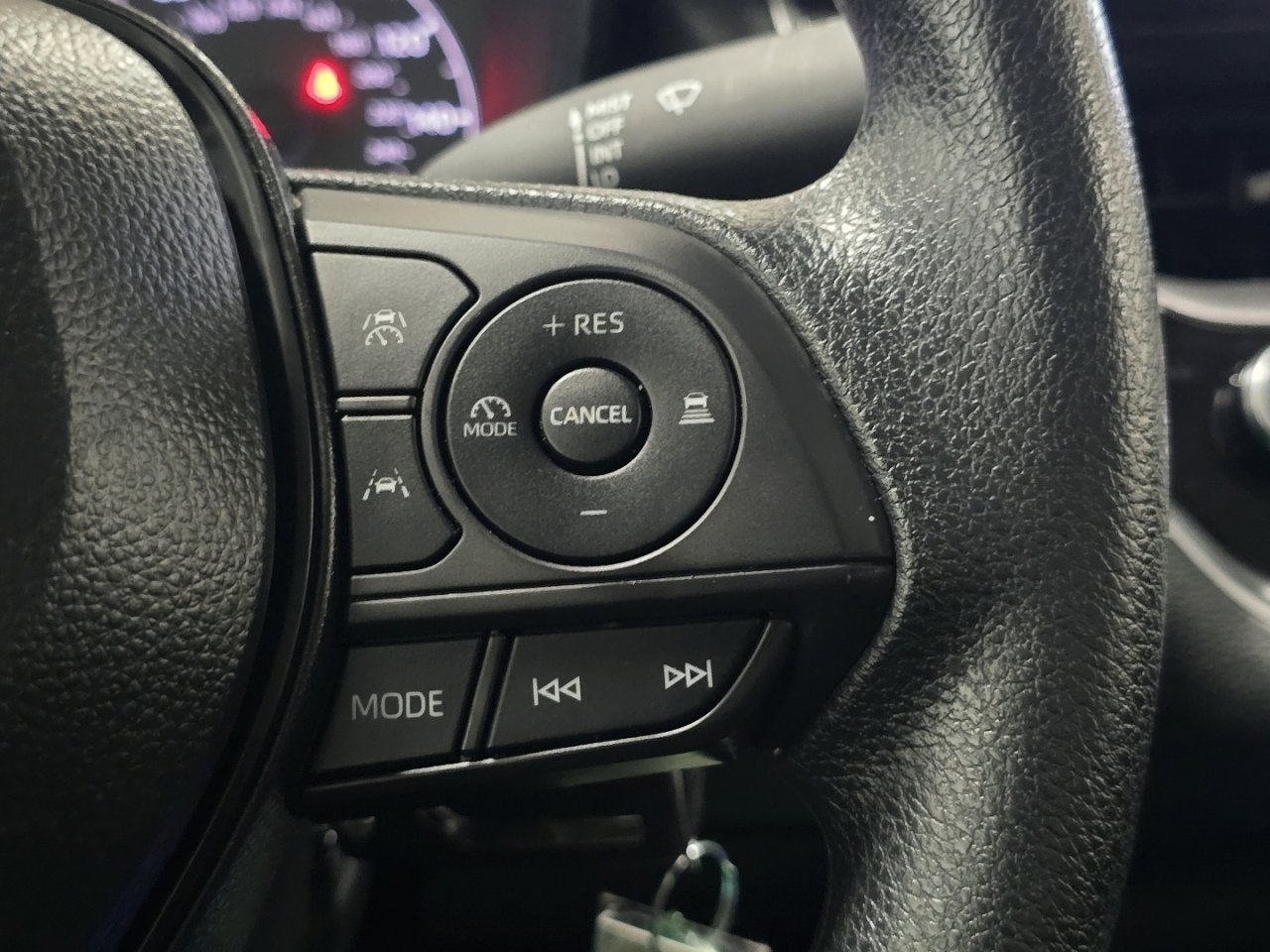 Certified 2025 Toyota Corolla LE image 29