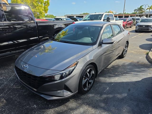 Used 2023 Hyundai Elantra SEL w/ Convenience Package FWD image 23