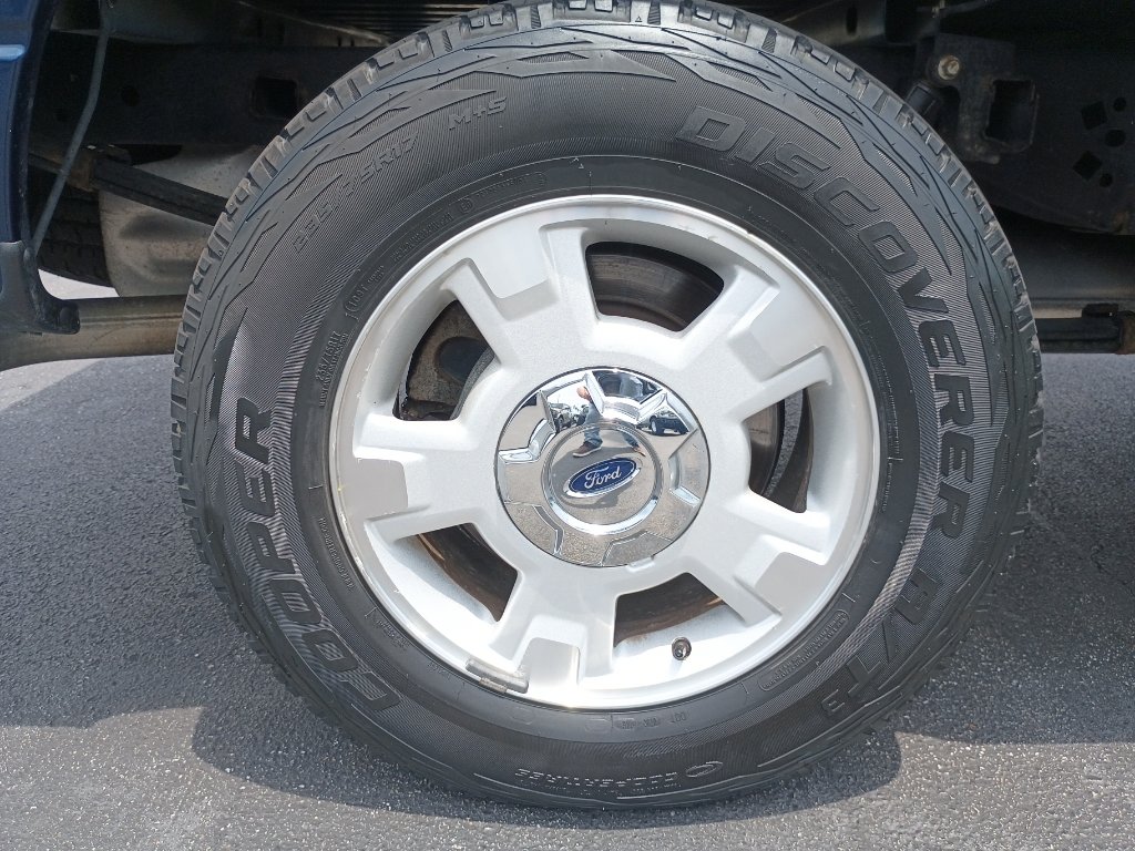 Used 2013 Ford F150 XLT w/ Mid Equipment Group RWD image 11