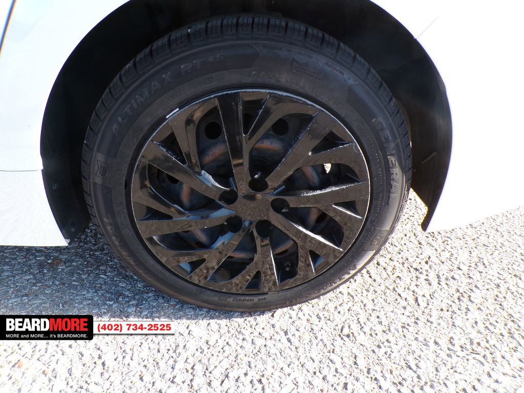 Used 2021 Toyota Corolla LE w/ Carpet Mat Package (TMS) image 10