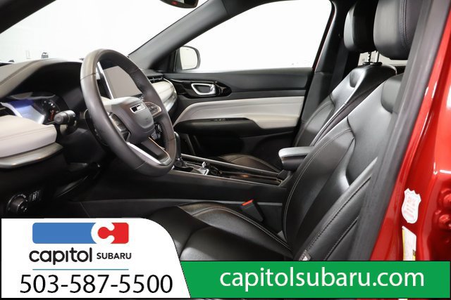 Used 2025 Jeep Compass Limited AWD/4WD image 11