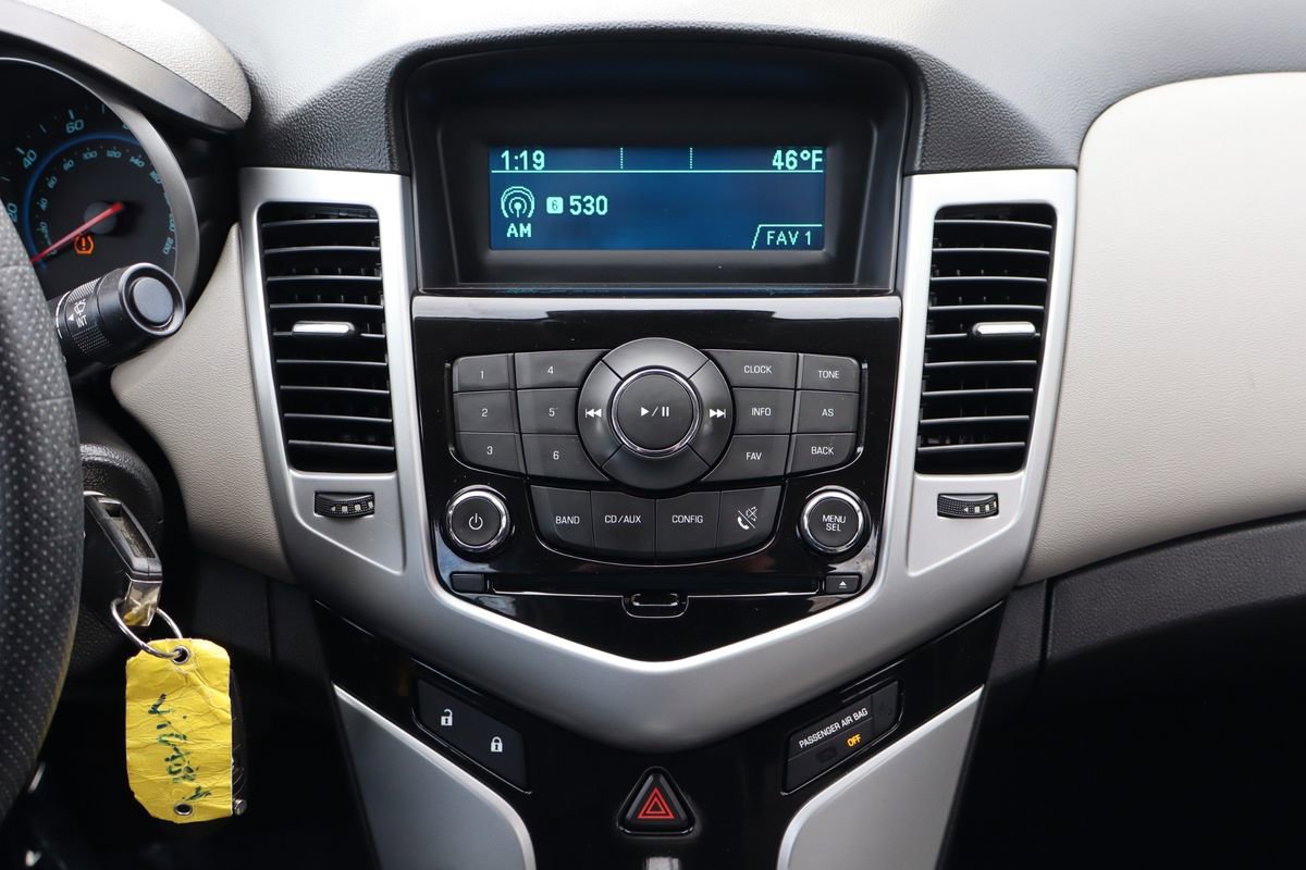 Used 2014 Chevrolet Cruze LS image 34