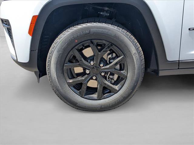 New 2026 Jeep Grand Cherokee L 2WD image 10