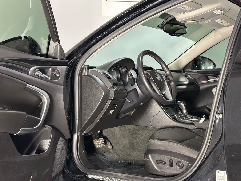 Used 2012 Buick Regal Premium FWD image 12