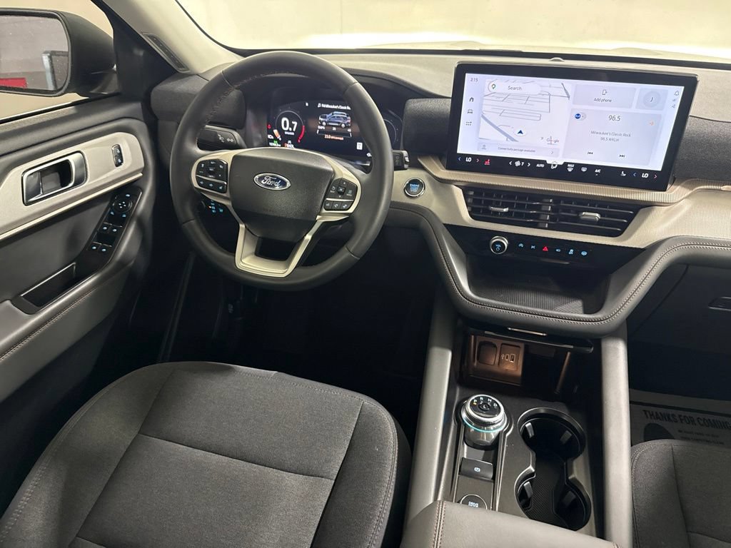 Used 2025 Ford Explorer Active AWD/4WD image 18