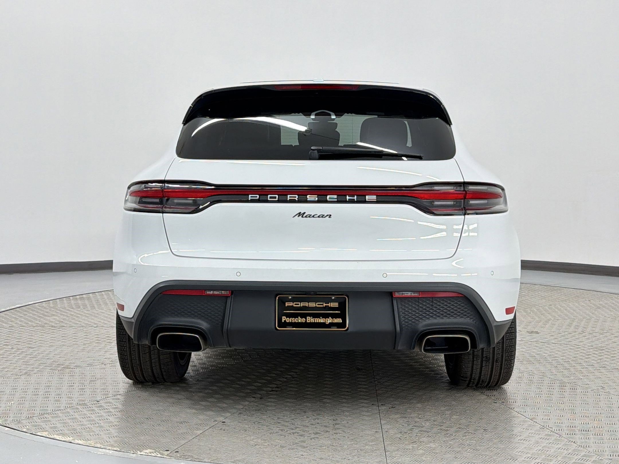 Used 2022 Porsche Macan image 10