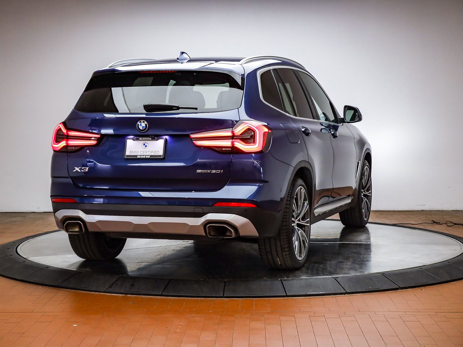 Certified 2024 BMW X3 sDrive30i w/ Premium Package RWD image 5