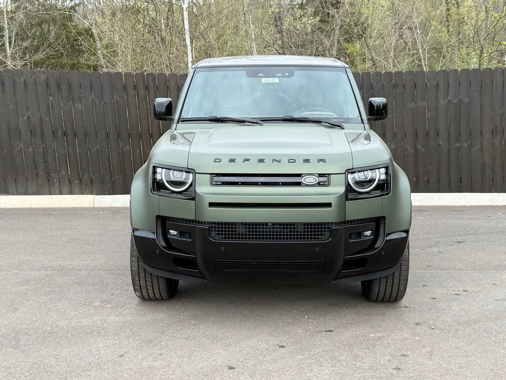 New 2026 Land Rover Defender 110 X-Dynamic SE image 8
