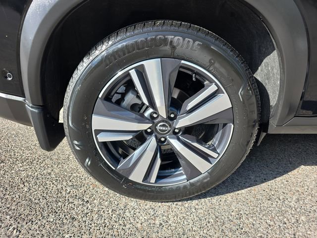 Used 2025 Nissan Rogue SL FWD image 20