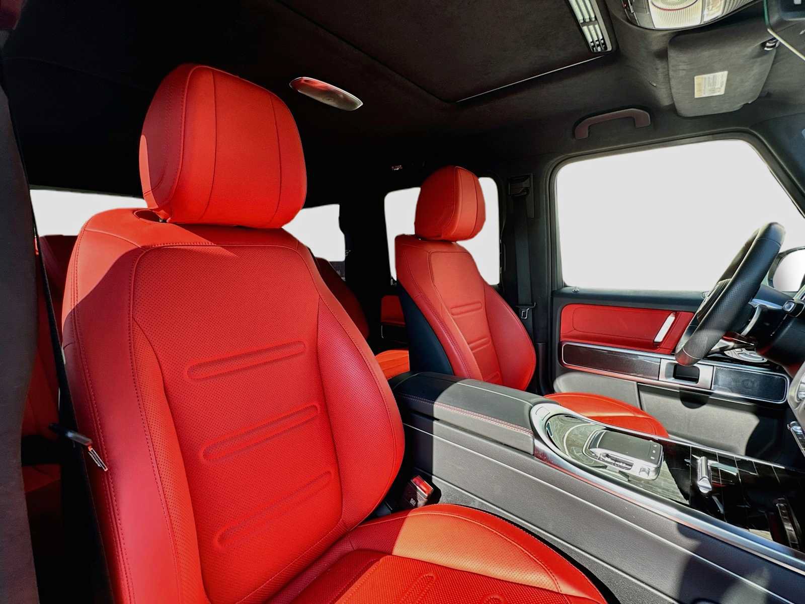 Used 2025 Mercedes-Benz G 550 image 30
