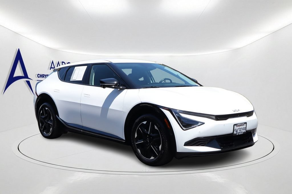 Used 2025 Kia EV6 Wind RWD image 3