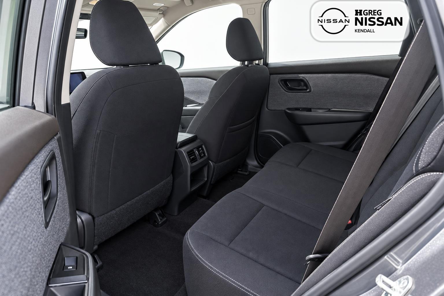 Used 2023 Nissan Rogue S FWD image 8