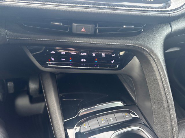 Used 2022 Buick Envision Essence w/ Safety Package image 9