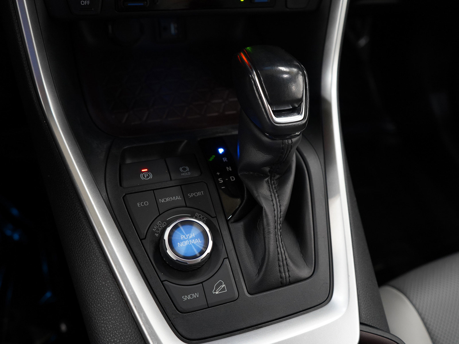 Used 2019 Toyota RAV4 Limited image 23
