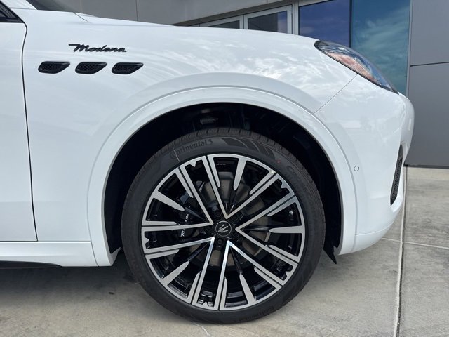 New 2025 Maserati Grecale Modena image 9