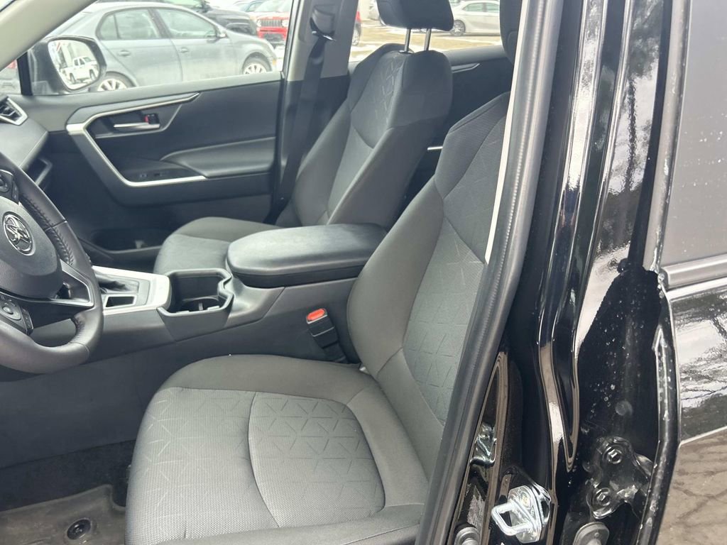 Certified 2025 Toyota RAV4 XLE image 19