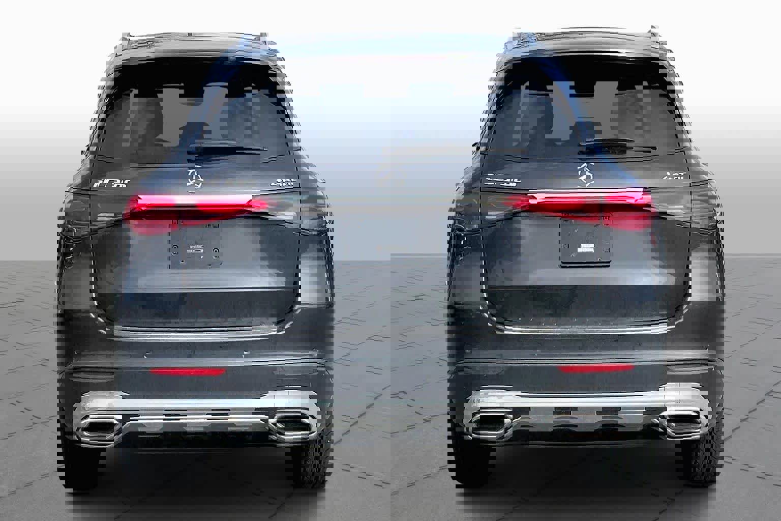 Used 2024 Mercedes-Benz GLC 300 4MATIC image 4