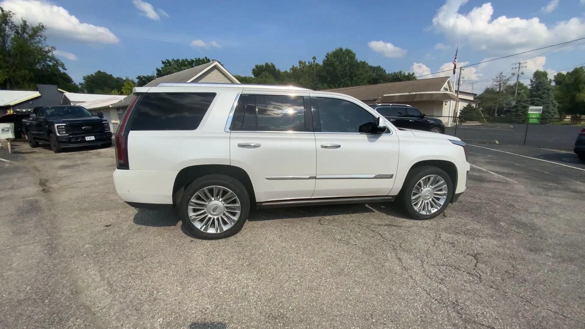 Used 2017 Cadillac Escalade Platinum RWD image 9