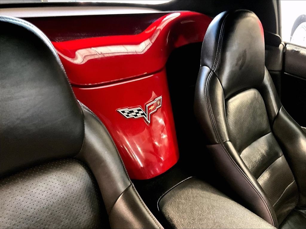 Used 2006 Chevrolet Corvette Convertible w/ Preferred Equipment Group RWD image 28