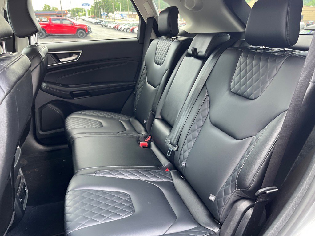 Used 2024 Ford Edge Titanium image 12