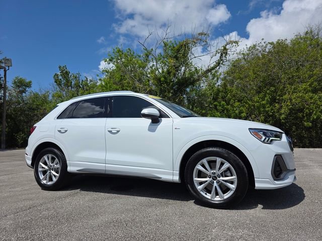 Used 2024 Audi Q3 2.0T Premium Plus w/ Premium Plus Package AWD/4WD image 1