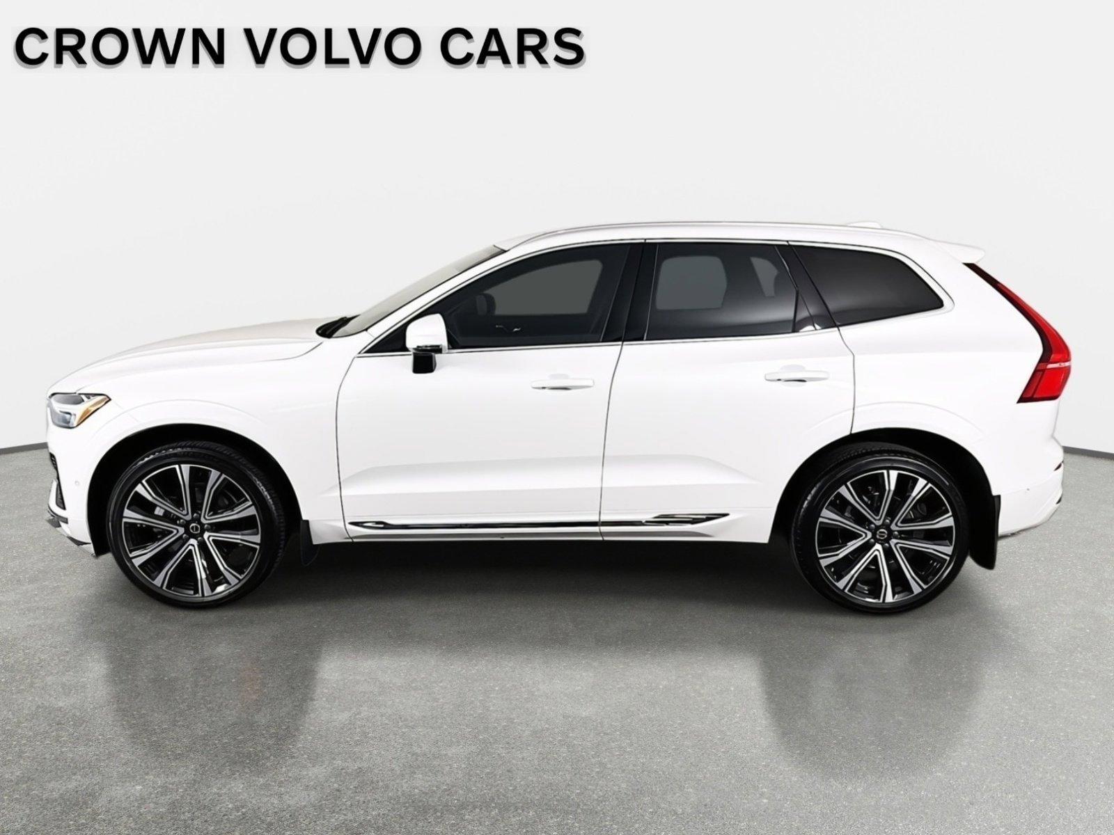 Used 2023 Volvo XC60 B5 Ultimate w/ Climate Package FWD image 9