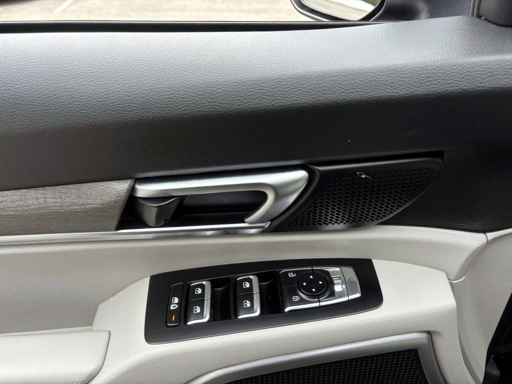 Used 2022 Kia Telluride EX w/ EX Premium Package image 12