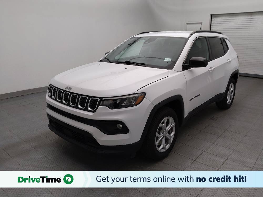 Used 2024 Jeep Compass Latitude AWD/4WD image 1