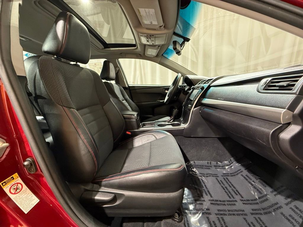 Used 2017 Toyota Camry SE image 21